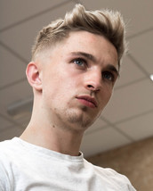 スーパーサイヤ人 A strong, yet practical and easily wearable style for Jack.