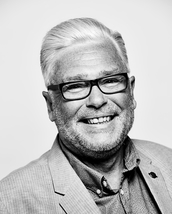 Classic Gents Scissor Cut A stylish step back in time; Classic gents side parted pomp.