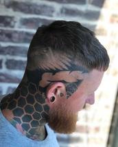 Cropped skinner. Short cropped fringe, skin faded & slight scratches.