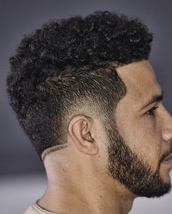 Drop it like it’s hot Circular fade with detailed neckline