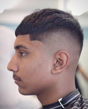 FADE SEEKER Textured crop following natural growth patterns to endure a more balanced, sharp and lon