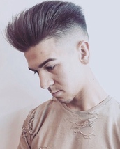 Feather razor skin fade Butterfly sectioned feather razor skin Fade.