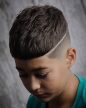 HARD LINE CROP With being corse hair, the weight had to be distributed on top with texturising sciss