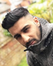 Meanwahl... Textured top With a square shape