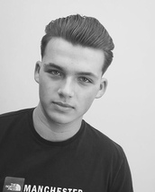 Pompy Disconnected pompadour, blow dried upwards & inwards